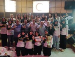 Direksi Bank Jatim Berikan Bonus Kepada Tim Putri Bank Jatim Pemenang Livoli Divisi Utama 2022