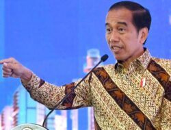 Dorong Jajarannya untuk Terus Lakukan Hilirisasi, Jokowi: Jangan Berhenti di Nikel Meski Kalah di WTO