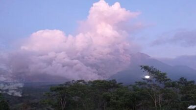 Gunung Semeru Kembali Erupsi