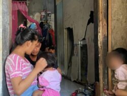 Miris, Satu Keluarga di Surabaya Empat Tahun Hidup Tanpa Listrik, Anggota DPRD Prihatin