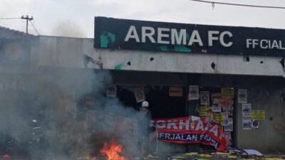 Demo Supporter Rusuh, Kantor Arema FC Rusak