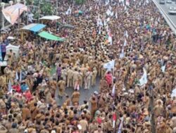 Merasa Tidak Diperhatikan, Ribuan Perangkat Desa Unjuk Rasa di Gedung DPR RI