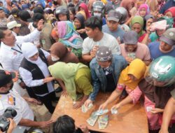 Jelang Panen Raya Khofifah Minta Distribusi Beras ke Masyarakat Dipercepat