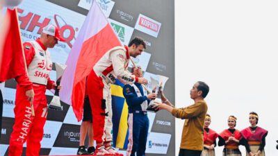 Jokowi dan Iriana Nonton Ajang Seri Perdana F1 Powerboat di Danau Toba