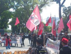 Mahasiswa Demo Karena Cagar Budaya Rumah Singgah Bung Karno di Kota Padang Dihancurkan dan Diratakan Dengan Tanah