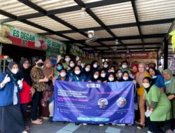 Mahasiswa Unair Gelar Pengobatan Tradisional Gratis, Warga Antusias