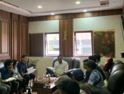 BEM FISIP Unair Audiensi dengan DPRD Surabaya Soal Nasib PKL Srikana Korban Gusur Pemkot