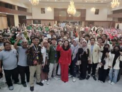 Mbak Puti Salurkan 500 Beasiswa KIP Kuliah di Jawa Timur