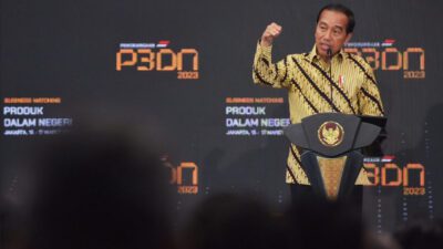 Jokowi Ingatkan Jajaran Pemerintah dan BUMN Untuk Disiplin Belanja Produk Dalam Negeri