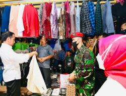 Ketika Jokowi dan Prabowo Belanja Bareng di Pasar Tradisional Kebumen