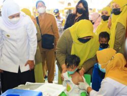 Khofifah Ajak Agar Anak-Anak Lengkapi Imunisasi Untuk Cegah Penyakit