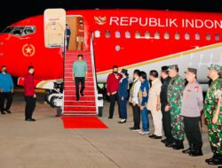 Prabowo dan Gubernur Sambut Kedatangan Kunjungan Kerja Jokowi di Papua