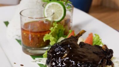 Hotel Dafam Pacific Caesar Tawarkan Promo Bebek Hitam Suramadu dan Drink Station