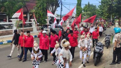 Semarak Atraksi Budaya Iringi Pendaftaran Bacaleg PDIP di KPU Pacitan