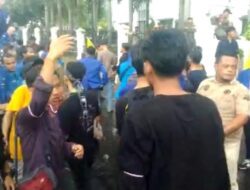 Mahasiswa Kembali Demo Bupati Pandeglang, Minta KPK Usut Tuntas Kekayaan Trah Dinasti Natakusuma