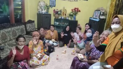 Banyak Keluhan Warga Terkait BPJS yang Non Aktif, Pristiwi Marhaenika Gandeng Puskesmas Perak Timur untuk Sosialisaikan Program JKS