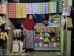 Peringatan HLUN ke-27 Tahun 2023 di Dharmasraya Nenek Nuriyah Dapat Bantuan Usaha dari Kemensos RI