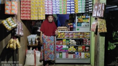 Peringatan HLUN ke-27 Tahun 2023 di Dharmasraya Nenek Nuriyah Dapat Bantuan Usaha dari Kemensos RI