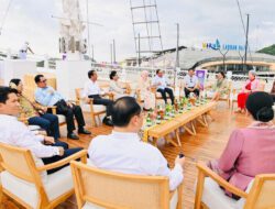 Jokowi Ajak Para Pemimpin Asean Berlayar Pakai Kapal Pinisi dan Nikmati Keindahan Senja di NTT
