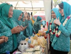 Ketua PKK Jatim Arumi Bachsin Semangati Peserta Lomba Pelaksana Terbaik 10 Program Pokok PKK di Madiun