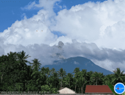 Gunung Ibu di Maluku Utara Meletus
