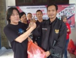 Relawan Front Marhaenis To GP Kota Malang Terima Daging Qurban dari Aliansi