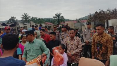 Wakil Bupati Sijunjung Kunjungi Korban Musibah Kebakaran Pasar di Jorong Kurnia Kamang Nagari Kamang