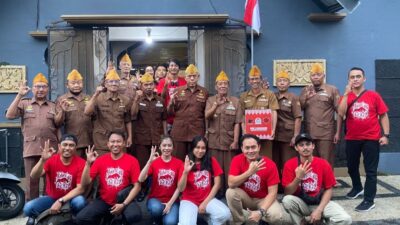 Peringati HUT RI ke-78, Relawan Sonny T. Danaparamita Adakan Kunjungan ke Rumah-Rumah Veteran di Banyuwangi