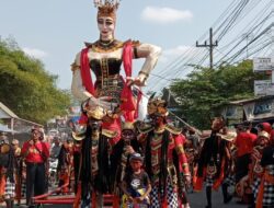 Aksi Memukau, Iringan Karnaval Kampung Jamparing Desa Wonokerto, Kabupaten Malang
