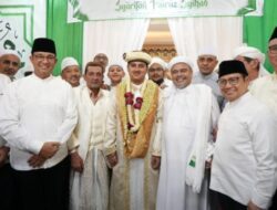 Kunjungi Petamburan, Cak Imin Cium Tangan Habib Rizieq