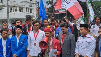 Gelar Aksi Di Simpang Kayoetangan Heritage, Ratusan Mahasiswa Cipayung Plus Malang Raya Sikapi Situasi Demokrasi Bangsa
