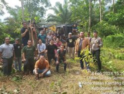 Pelaku PETI Larikan Barang Bukti Exsavator, Satreskrim dan Organik Polres Sijunjung Lakukan Pencarian di Hutan