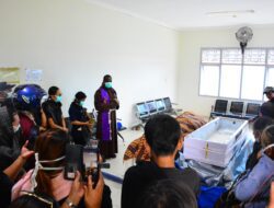 TNI-Polri Evakuasi Jenazah Alexsander Parapak Korban Penembakan KKB