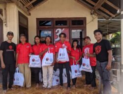 Peringati Bulan Bung Karno, Sonny T Danaparamita Bagikan Sembako Untuk Masyarakat Banyuwangi