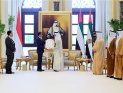 Jokowi Terima Penghargaan Order of Zayed