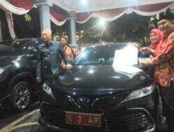 Sudah Berakhir Masa Jabatan, Ketua dan Wakil Pimpinan DPRD Kota Malang Serahkan Mobil Dinas ke Pemkot Malang