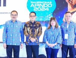 Pj. Gubernur Jatim Adhy Karyono Dukung Tumbuhnya Dunia Usaha dengan Permudah Perizinan