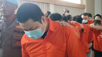 Polrestabes Surabaya Ungkap Penipuan Online Yang Dilakukan Oleh Komplotan WNA