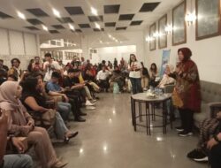 Puluhan Pers dan Gen Z Dalam Temu Dialog Risma Bersama Generasi Milenial di Kopi Lonceng Kawasan Kayutangan Haritage Malang