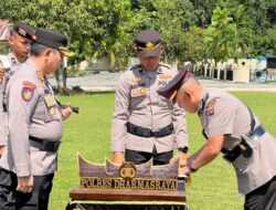Kapolres Dharmasraya Pimpin Upacara Serah Terima Jabatan dan Wisuda Purna Bhakti Personel Polres Dharmasraya