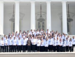 Jelang Purna Tugas, Jokowi Pamitan Pada Keluarga Besar Istana Negara