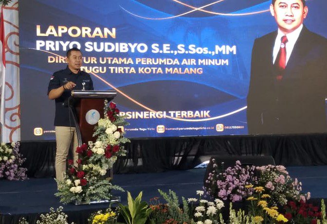 Dirut Perumda Tugu Tirta Kota Malang,Prio Sudibyo dalam sambutan menyambut HUT ke-50 dilokasi kegiatan.Rabu (18/12/2024)