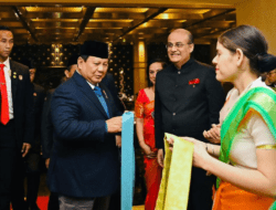 Prabowo Disambut Hangat Mahasiswa Indonesia di India