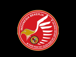 Soekarno Hatta Proklamator Kemerdekaan Indonesia diantara Soeharto dan serta Marsinah sebagai Pahlawan Kepahlawanannya