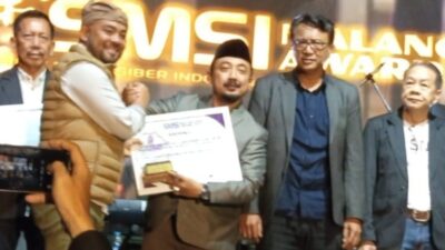 Sam TITO Terima Penghargaan SMSI Award Malang Raya 2025, Katagori Tokoh Inovatif Dalam Layanan Hukum dan Edukasi Publik