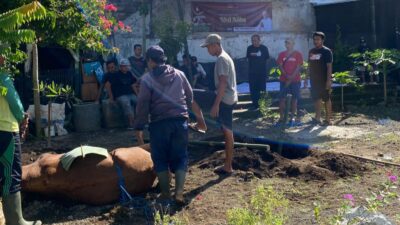 Anggota DPR Sonny T Danaparamita Bagikan Paket Daging Kurban Untuk Warga di Bondowoso, Situbondo dan Banyuwangi