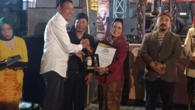 Dr. Sri Untari, M.AP., Sang Inisiator Perda Pemajuan Kebudayaan Jawa Timur Terima Penghargaan Anugerah Citra Budaya