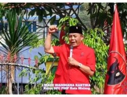DPC PDIP Kota Malang Gelar Upacara Memperingati HUT ke-80 RI, Made : Kita Harus Dekat Dengan Rakyat
