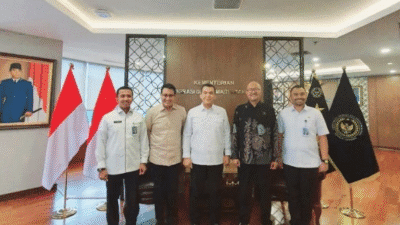 Ardantya Syahreza (nomer 2 dari kiri)