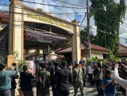 Khusyuk Berubah Panik! Ledakan Tiga Kali Guncang Masjid SMAN 72 Jakarta, Diduga Bom Rakitan Dibawa Siswa Korban Bully!